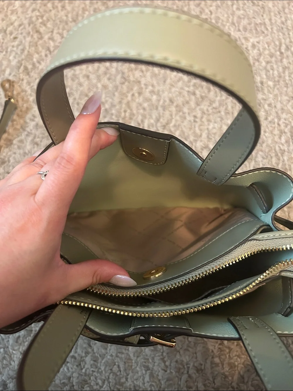 NWOT Michael Kors Emilia Satchel - Picture 5 of 8